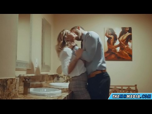 ❤️ როცა მკერდი ქერა აცდუნებს საჯარო საპირფარეშოში ❤❌ მშვენიერი პორნო ჩვენთან ☑